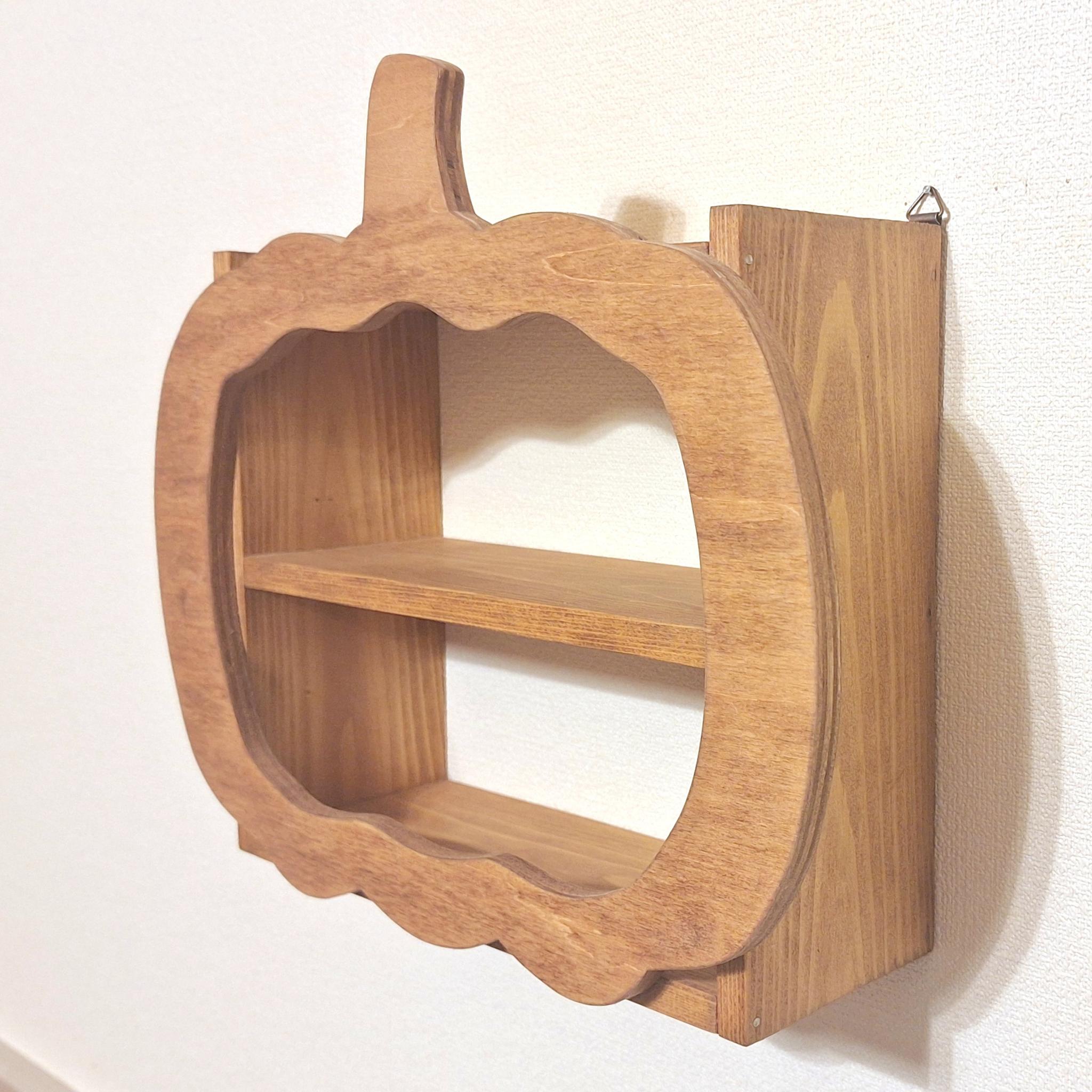 木製ハロウィンかぼちゃ型シェルフ｜壁掛け＆置き兼用 小物オプション選択可（ジャックオーランタン＆黒猫） | 3枚目